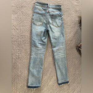 Anthropologie Pilcro High Rise Cigarette Slim Leg Light Denim Jeans 27 Raw Hem
